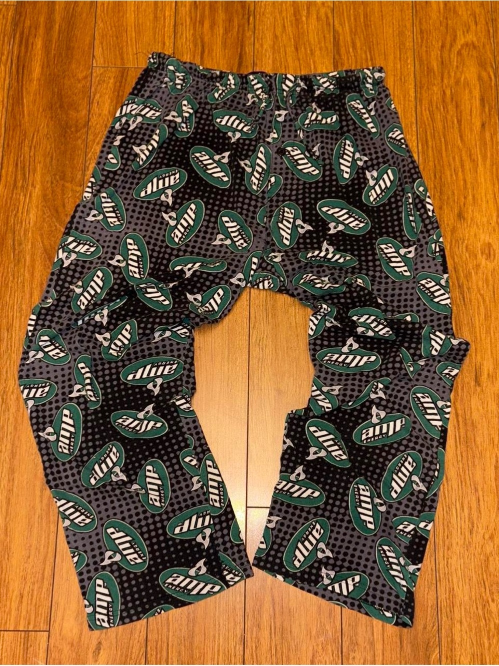 Vintage Amp Energy black & green baggy pants